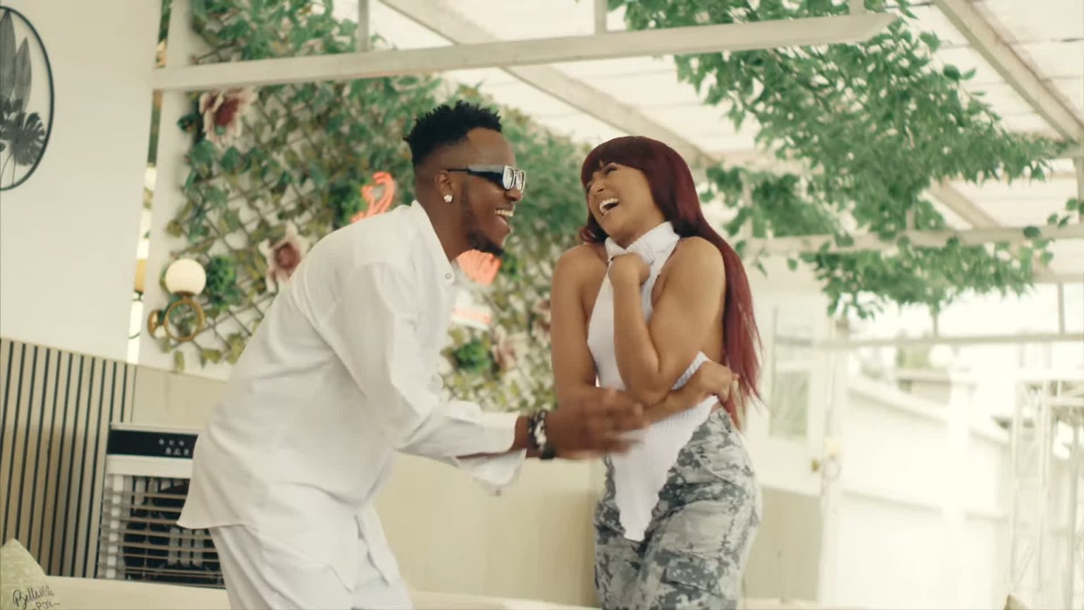 Stream & Download Kenny Guitar – Zaina