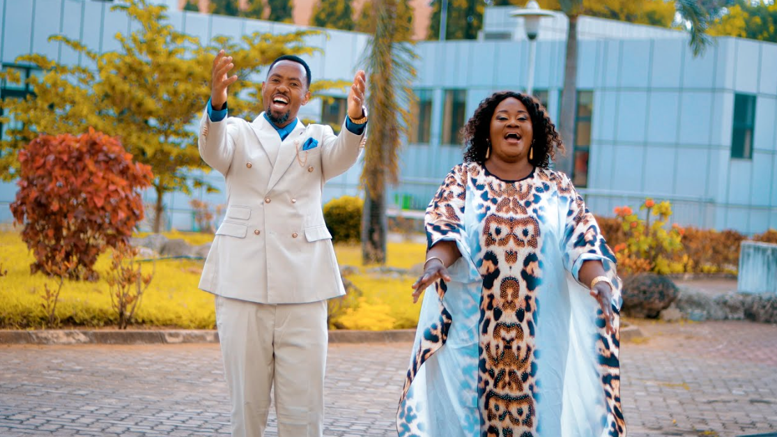 Pastor Amos Ft Upendo Nkone – Salama