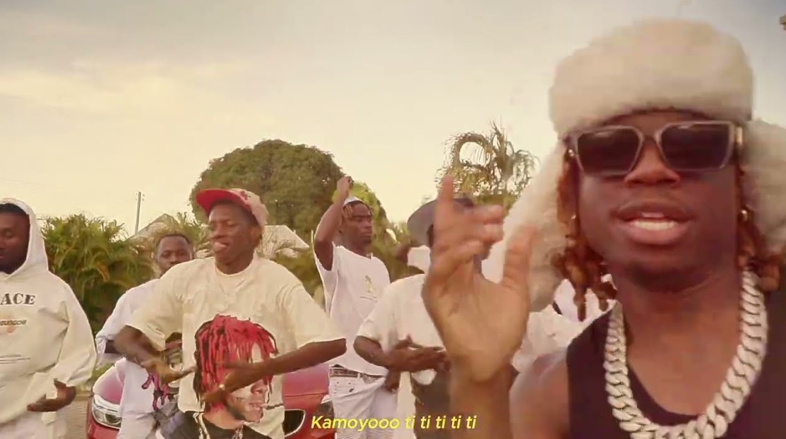 Calad Ft Chino Kidd – Teke Teke