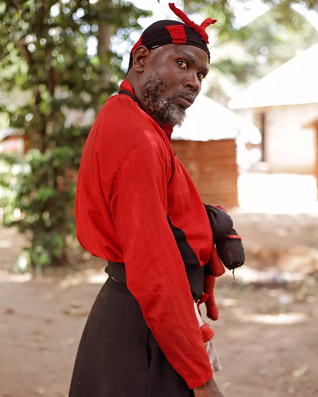 Stream & Download Mwakatobe – Uongo