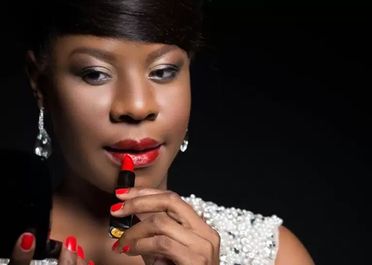 Lady Jaydee Ft Luciano – Anaweza