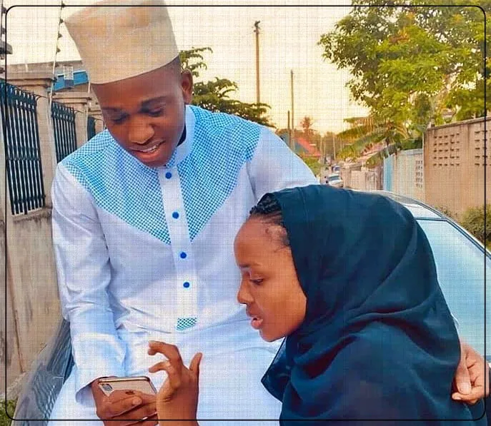 Meja Kunta & Malkia Karen – Sina