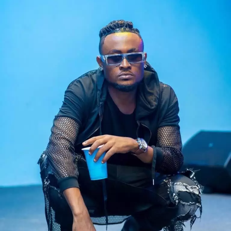 Moni Centrozone Ft Young Lunya – Mama La Mama